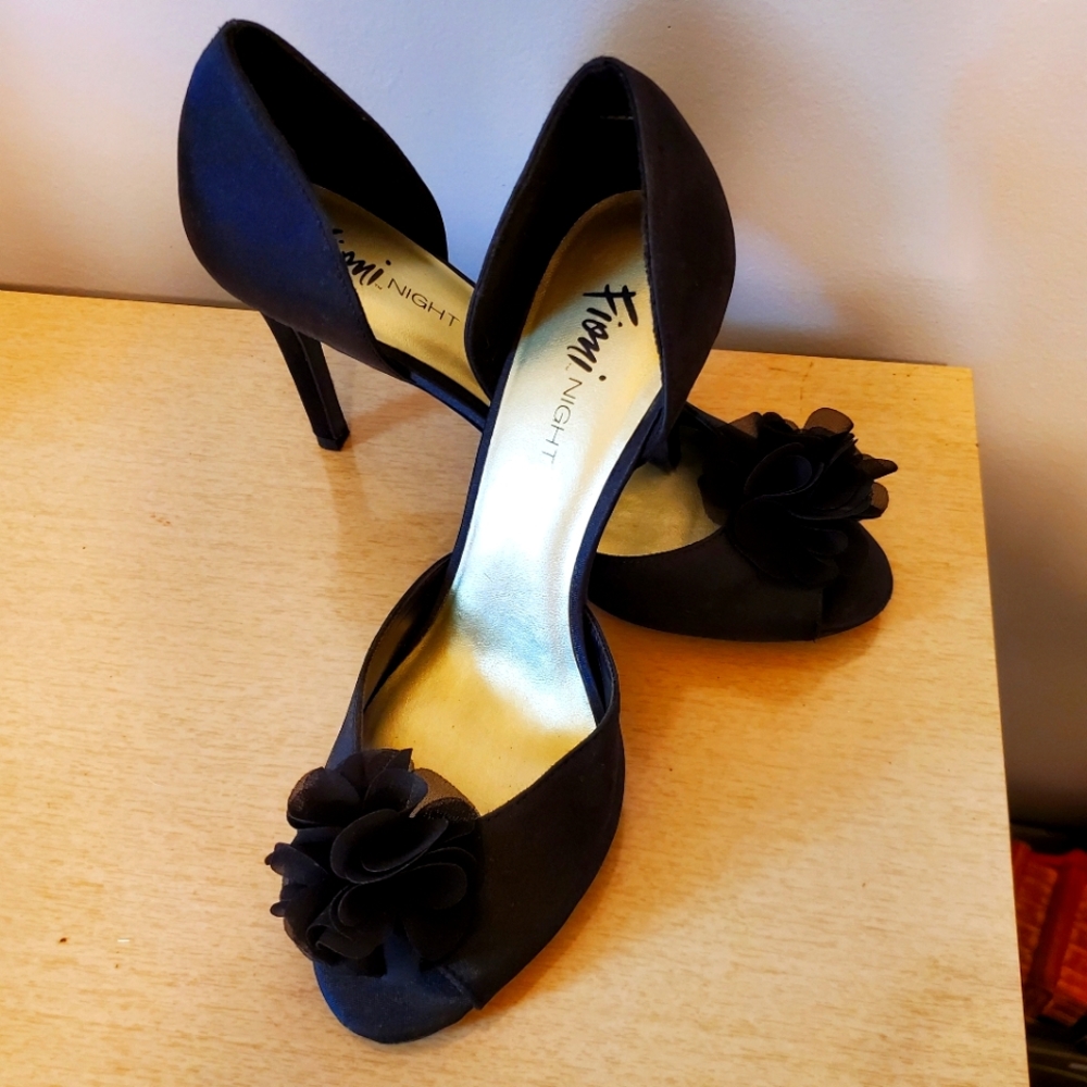 Cute black heels